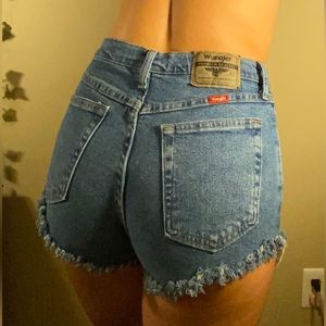 🤠Wrangler🤠 cut-off denim shorts